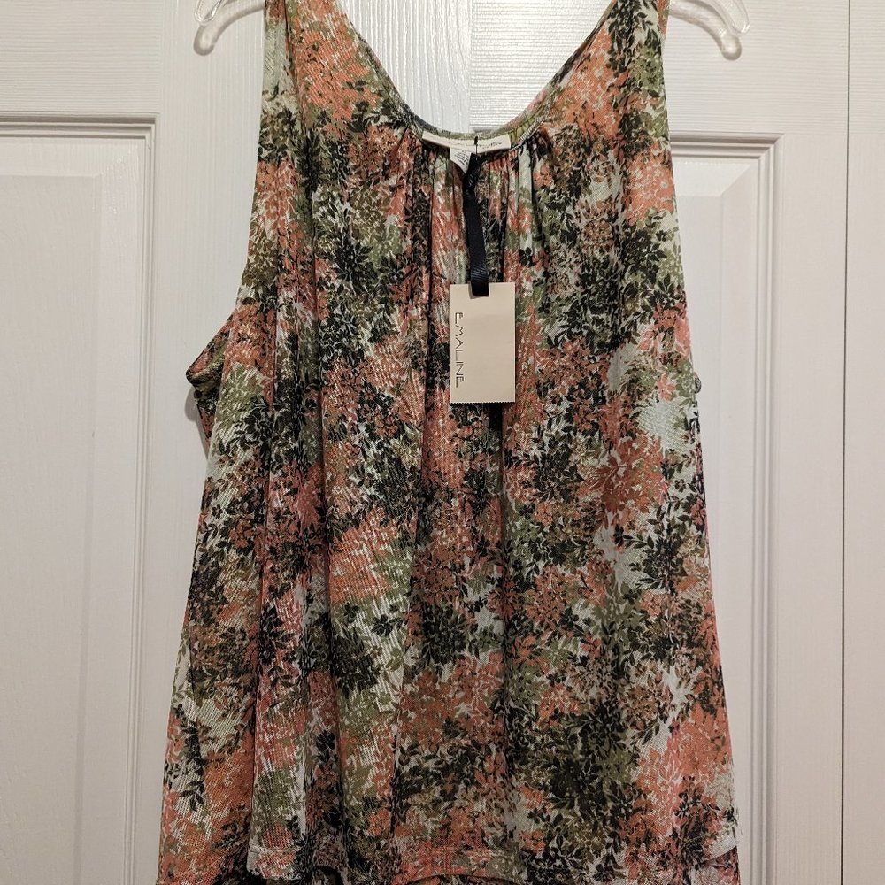 Sleeveless shirt